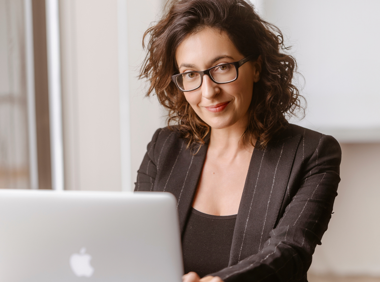 Elia_Dura_Directora_y_Asesora_de_Cosmeticos24h