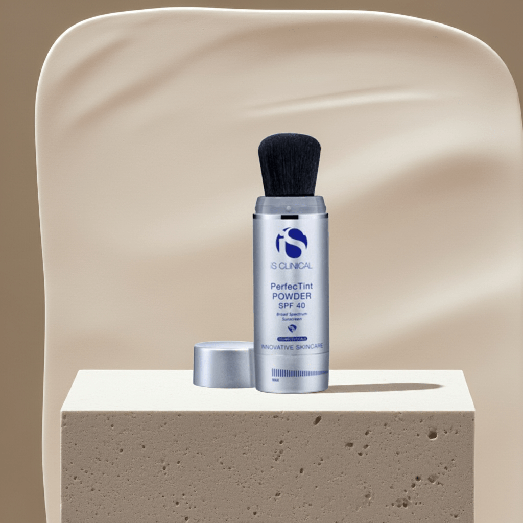 PerfecTint Powder SPF40 de iS Clinical thumbnail