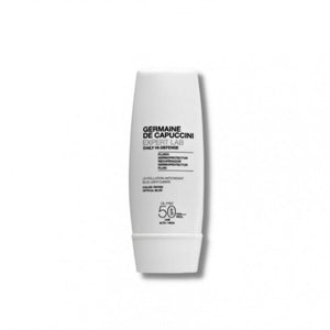 Paso 6: Contorno de ojos o labios — Daily Hi-Defence Fluido Dermo-Protector con color - Expert Lab de Germaine de Capuccini de Germaine de Capuccini