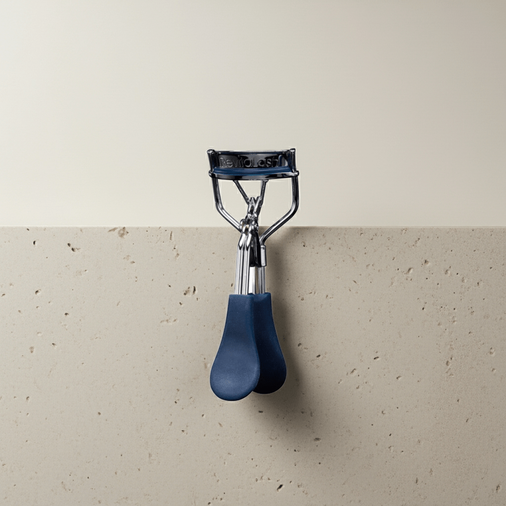 Pestañas. Signature Eyelash Curler - Revitalash thumbnail